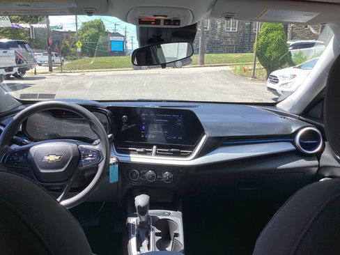 Used 2024 Chevrolet Trax LS FWD image 20