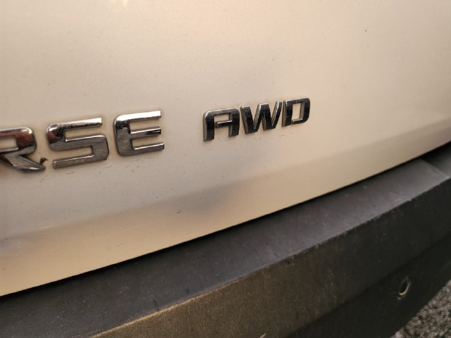 Used 2020 Chevrolet Traverse LT w/ LPO, Floor Liner Package AWD/4WD image 9