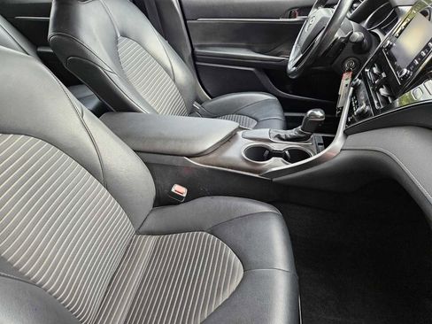 Used 2021 Toyota Camry SE image 14