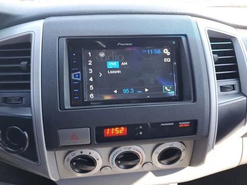 Used 2011 Toyota Tacoma PreRunner image 24