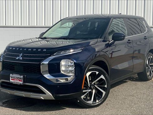 Used 2022 Mitsubishi Outlander SE AWD/4WD image 2