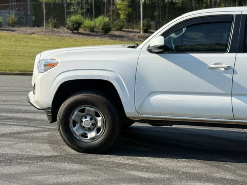 Used 2017 Toyota Tacoma SR RWD image 9