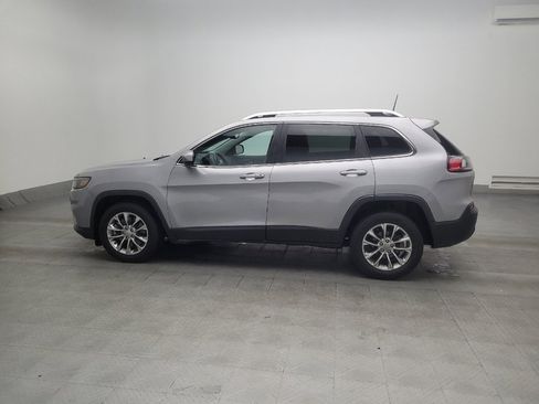 Used 2019 Jeep Cherokee Latitude Plus w/ Comfort/Convenience Group FWD image 3