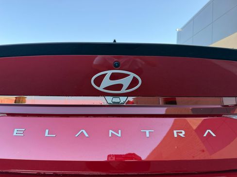 Used 2025 Hyundai Elantra Sport FWD image 24