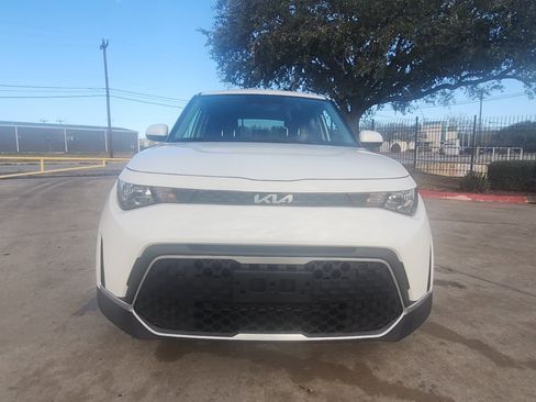 Used 2023 Kia Soul LX image 5