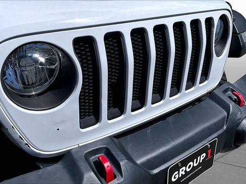 Used 2022 Jeep Wrangler Unlimited Rubicon w/ Cold Weather Group AWD/4WD image 30