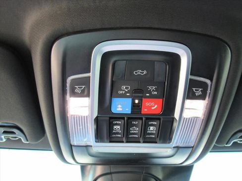 New 2026 RAM 2500 Laramie AWD/4WD image 28