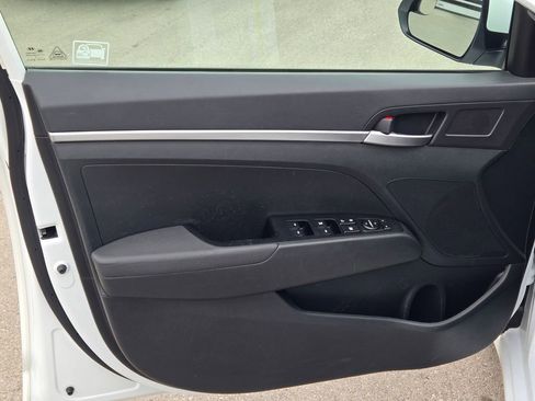 Used 2019 Hyundai Elantra SE w/ Cargo Package image 23