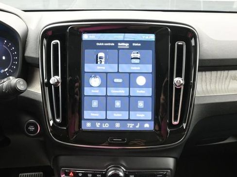 Used 2024 Volvo XC40 B5 Plus w/ Climate Package AWD/4WD image 16