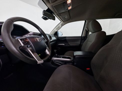 Used 2020 Toyota Tacoma SR5 image 20