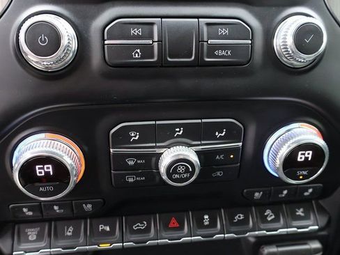 Certified 2022 GMC Sierra 3500 Denali AWD/4WD image 35