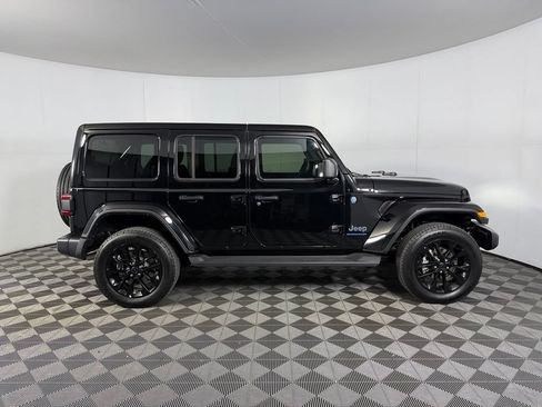 Used 2025 Jeep Wrangler Unlimited Sahara AWD/4WD image 5