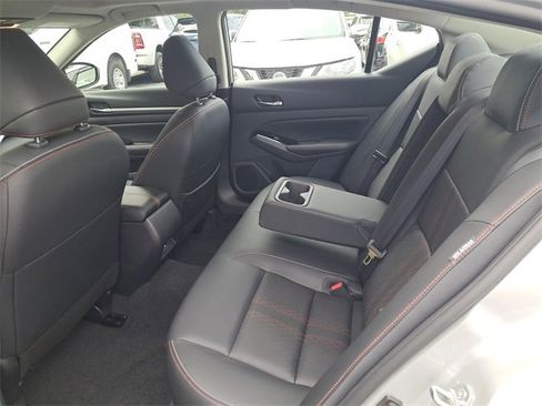 Used 2024 Nissan Altima 2.5 SR w/ SR Premium Package image 9