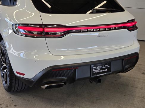 Used 2024 Porsche Macan image 8