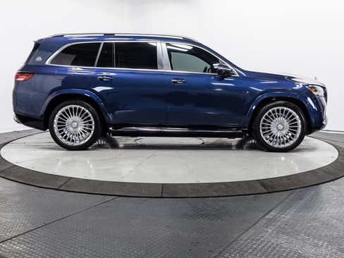 Used 2024 Mercedes-Benz Maybach GLS 600 4MATIC image 36