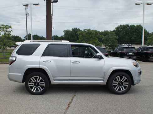 Used 2024 Toyota 4Runner Limited AWD/4WD image 22