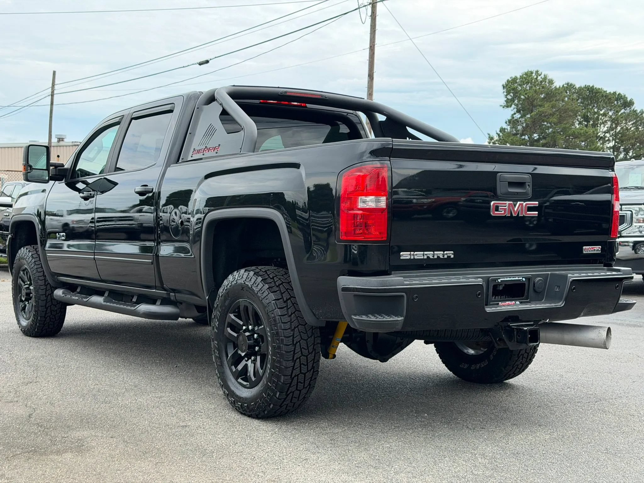 Used 2018 GMC Sierra 2500 SLT w/ Duramax Plus Package AWD/4WD image 7