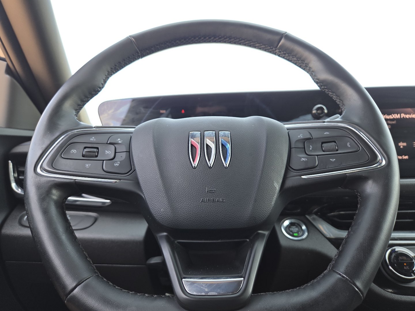 Used 2024 Buick Envista Sport Touring w/ Convenience I Package FWD image 27