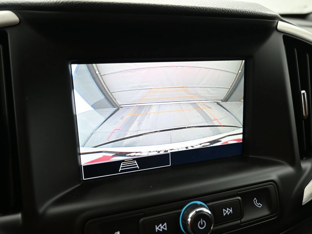 Used 2024 GMC Terrain SLE AWD/4WD image 17