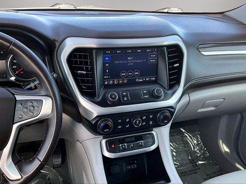 Used 2023 GMC Acadia SLT image 9