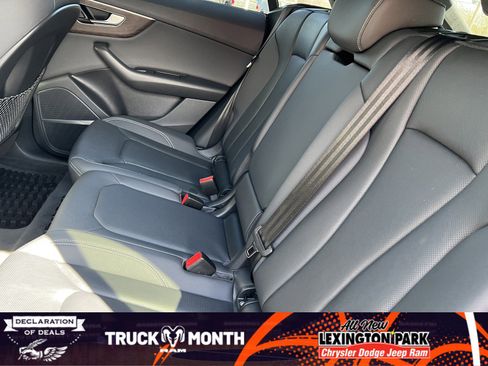 Used 2019 Audi Q8 Premium Plus w/ Premium Plus image 9