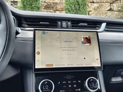 Used 2025 Jaguar F-PACE R-Dynamic S image 23