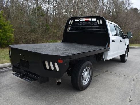 Used 2019 Ford F250 XL w/ Power Equipment Group image 5