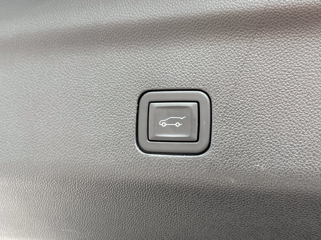 Certified 2024 Cadillac Escalade ESV Premium Luxury Platinum AWD/4WD image 26