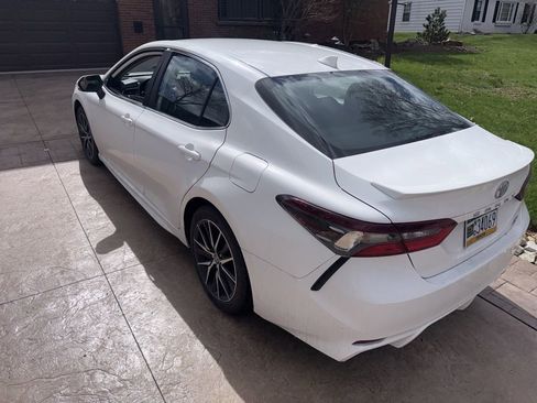 Used 2023 Toyota Camry SE w/ Cold Weather Package image 4