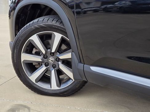 Used 2023 Honda Pilot Touring image 32