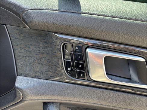 Used 2017 Porsche Panamera 4S image 49
