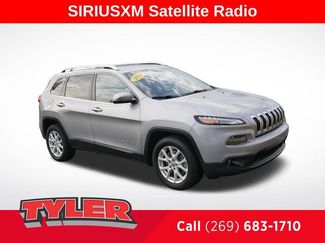 Used 2016 Jeep Cherokee Latitude FWD video 1