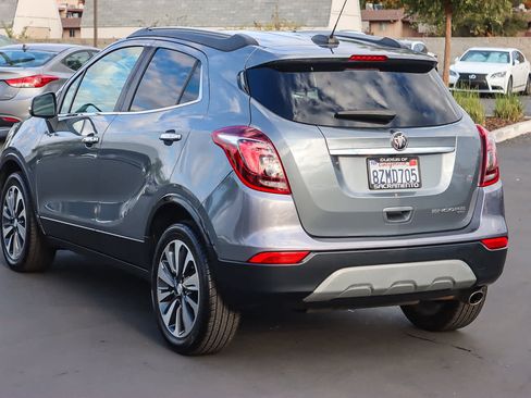 Used 2019 Buick Encore Essence image 2