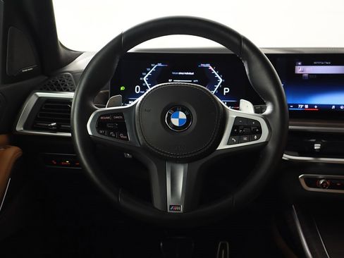 Used 2024 BMW X7 xDrive40i w/ M Sport Package image 43