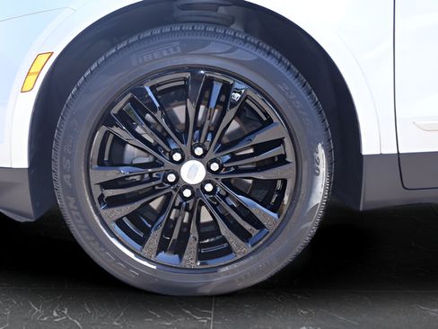 Used 2018 Cadillac XT5 Premium Luxury FWD image 11
