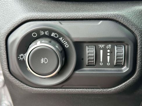 Used 2020 Jeep Wrangler Sport AWD/4WD image 14