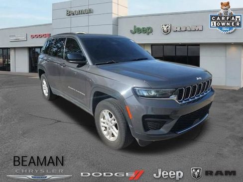 Used 2024 Jeep Grand Cherokee Laredo w/ Luxury Tech Group I AWD/4WD image 1