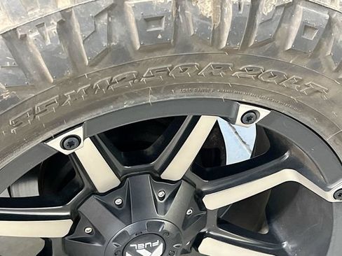 Used 2016 Jeep Wrangler Unlimited Sahara w/ Connectivity Group AWD/4WD image 29