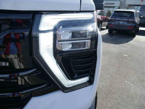 Used 2025 Chevrolet Silverado 3500 LT image 29