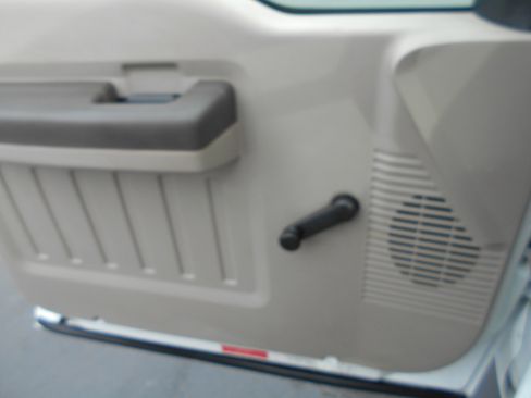 Used 2009 Ford F350 2WD Regular Cab Super Duty image 9