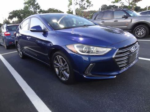 Used 2017 Hyundai Elantra Limited w/ Limited Tech Package 04 FWD image 3