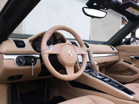 Used 2016 Porsche Boxster image 32