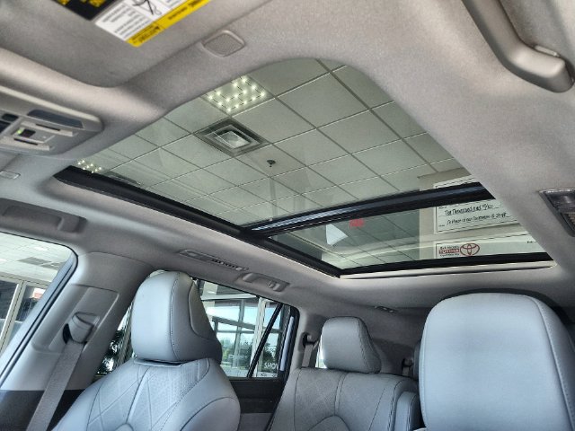Used 2024 Toyota Highlander Platinum AWD/4WD image 22