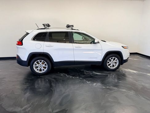 Used 2014 Jeep Cherokee Latitude w/ Cold Weather Group AWD/4WD image 21