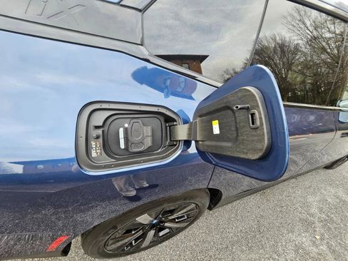 Used 2023 BMW iX xDrive50 w/ Ultimate Package 2 image 25