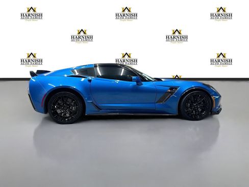 Used 2016 Chevrolet Corvette Z06 w/ 3LZ Preferred Equipment Group RWD image 5