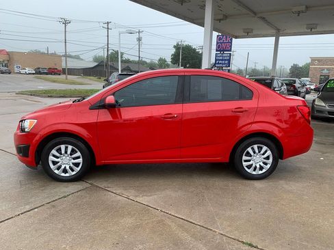 Used 2013 Chevrolet Sonic LS FWD image 4