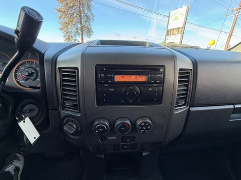 Used 2014 Nissan Titan SV image 14