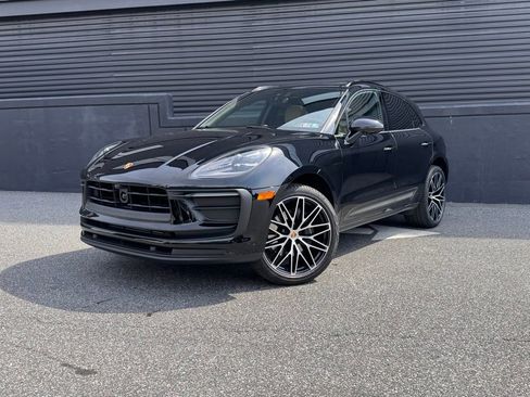 Certified 2024 Porsche Macan image 1