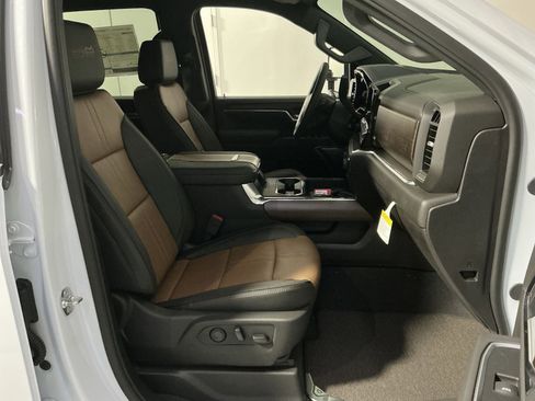 New 2026 Chevrolet Silverado 2500 High Country w/ Z71 Off-Road Package image 32